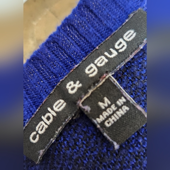 CABLE & GUAGE Long Sleeve Royal Blue & Black Scoop Neck Patterned Sweater EUC - Picture 6 of 7